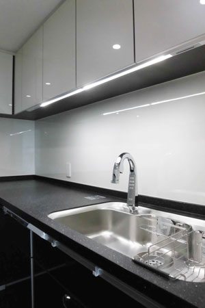 開放的で機能性を備えた安らげる住空間に